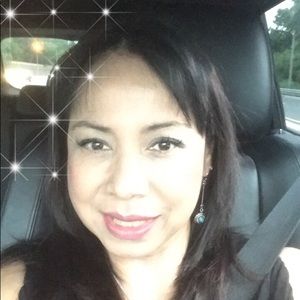 Meet your Posher, Nadia